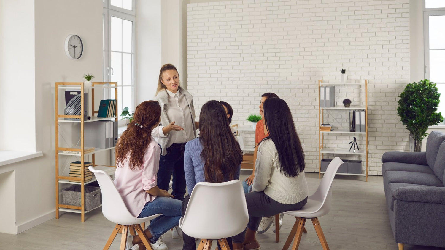Life Coaches, Are You Missing Out by Not Starting Your Online Presence? - Jelly Social Lab